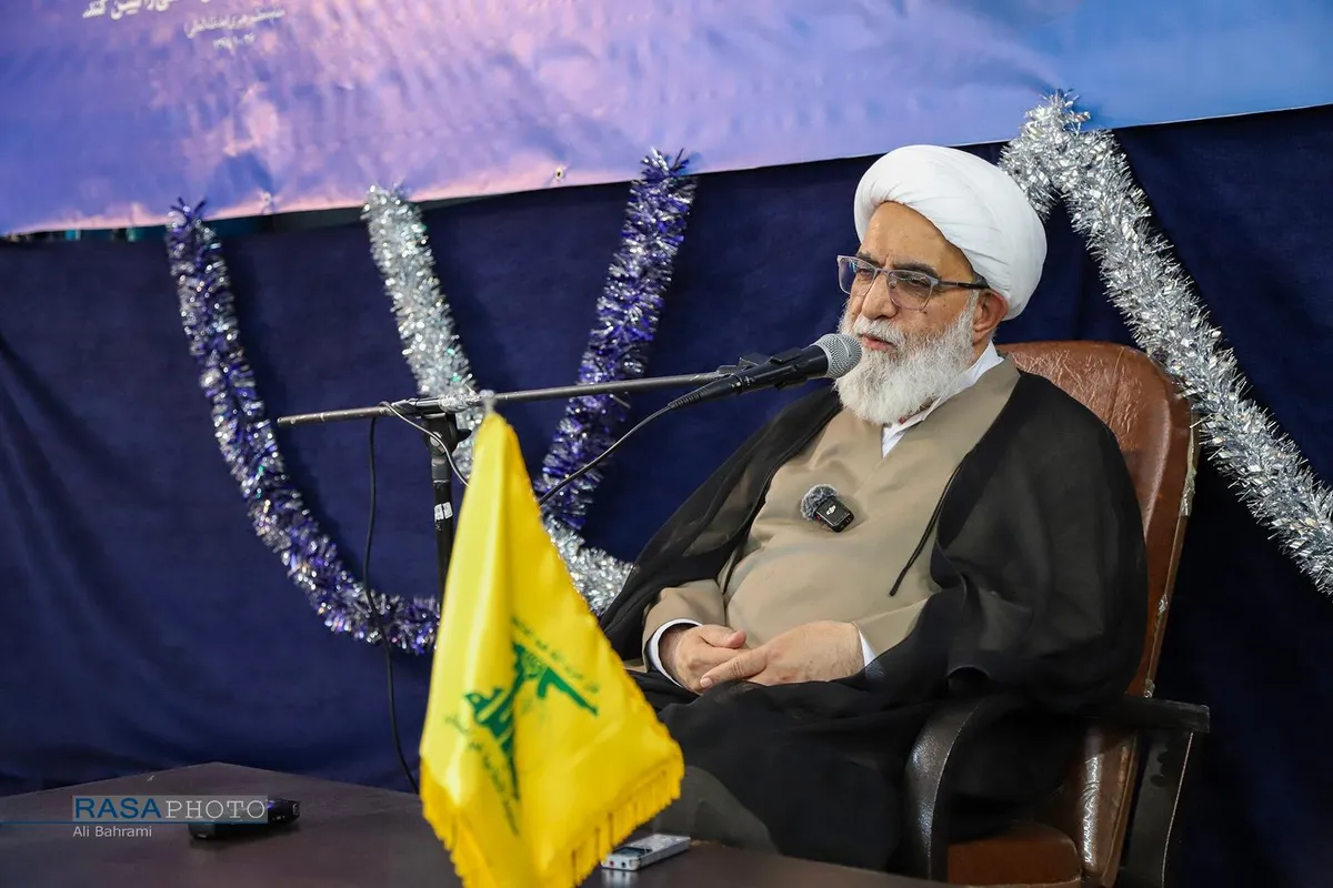 عمامه&zwnj;گذاری تعدادی از طلاب حوزه&zwnj;های علمیه در روز میلاد حضرت امام حسن عسکری (علیه&zwnj;السلام) توسط آیت الله شب&zwnj;زنده&zwnj;دار