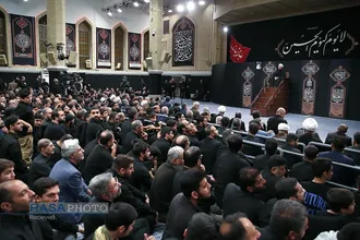 مراسم عزاداری شب تاسوعای حسینی (علیه&zwnj;السلام) در حسینیه امام خمینی (ره)