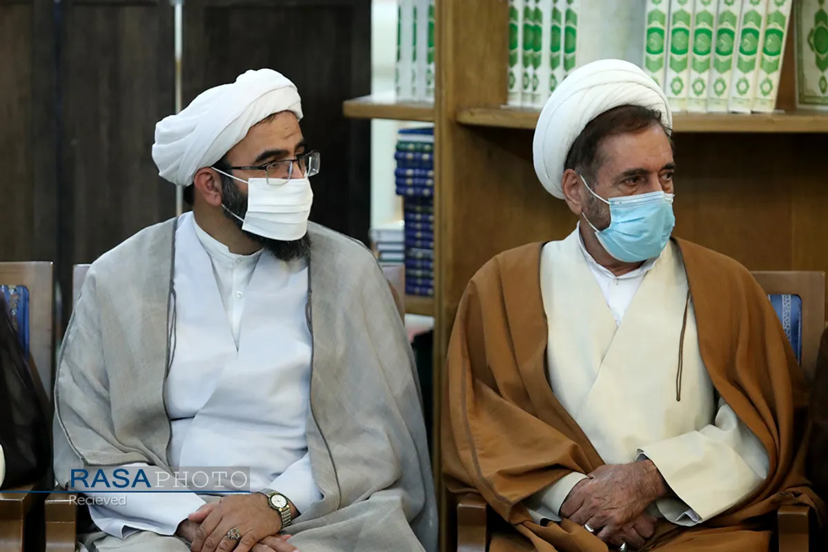 دیدار جمعی از علما و شخصیت&zwnj;های حوزوی با رئیس جمهور