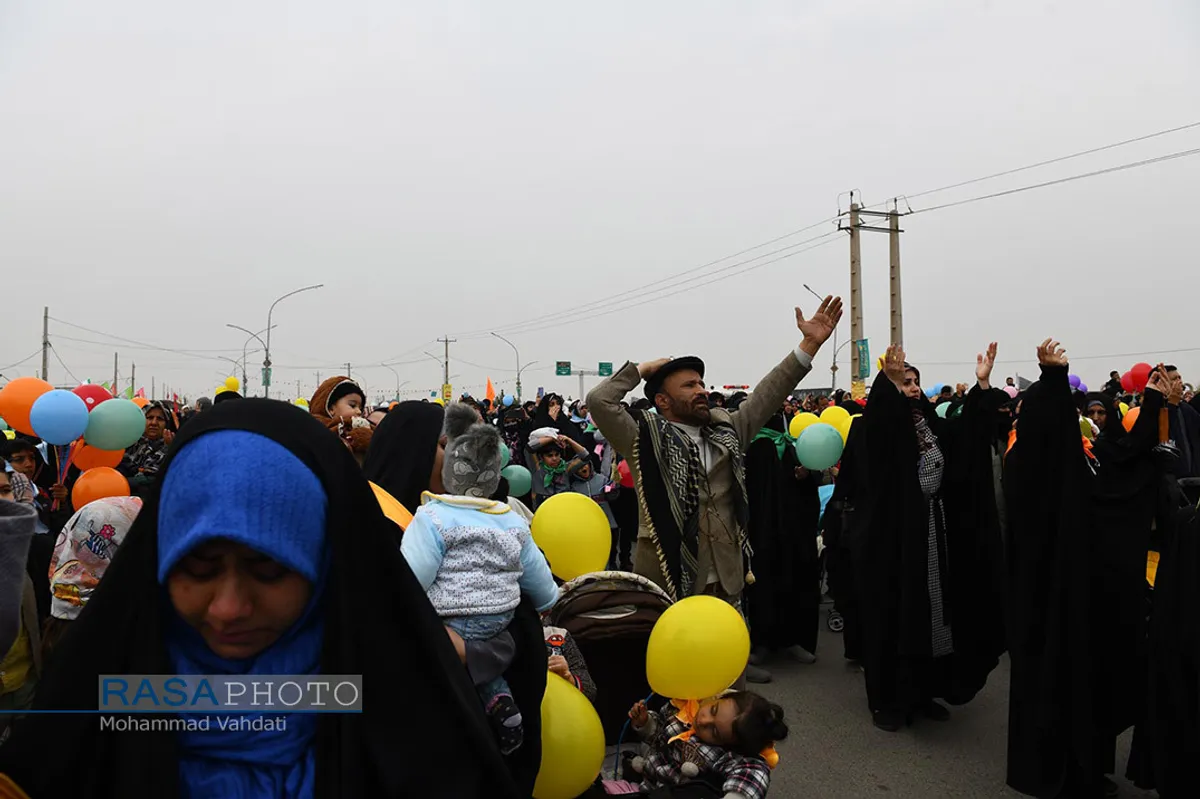 راهپیمایی کالسکه ای پدر و مادرها با عنوان "امید آینده"