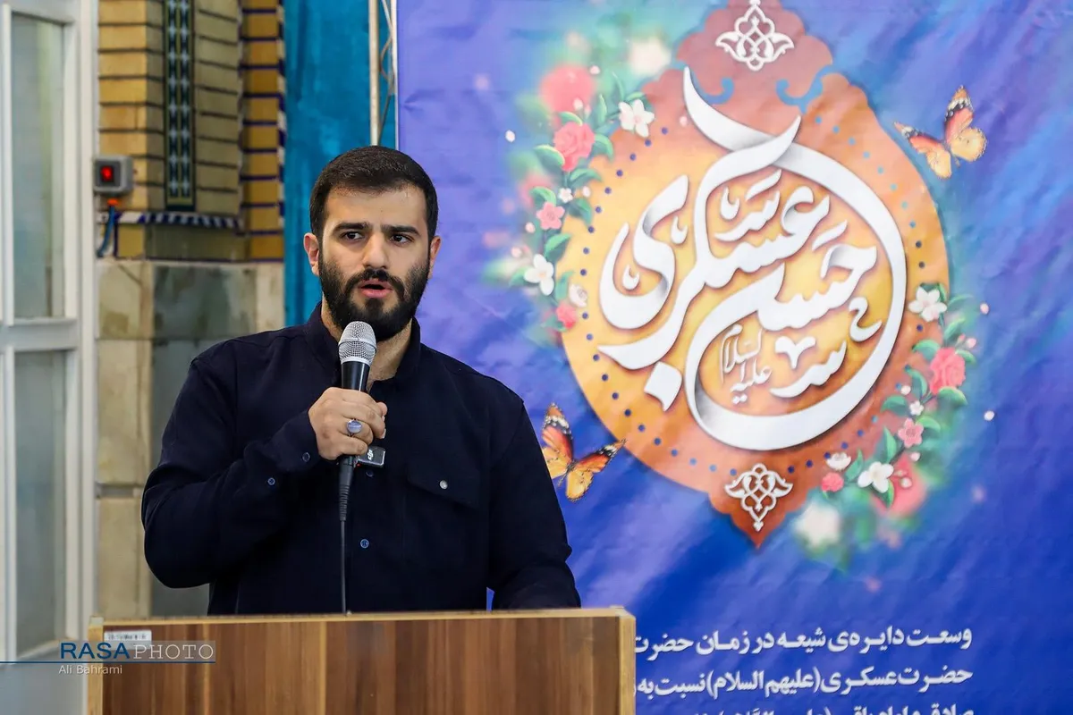 عمامه&zwnj;گذاری تعدادی از طلاب حوزه&zwnj;های علمیه در روز میلاد حضرت امام حسن عسکری (علیه&zwnj;السلام) توسط آیت الله شب&zwnj;زنده&zwnj;دار