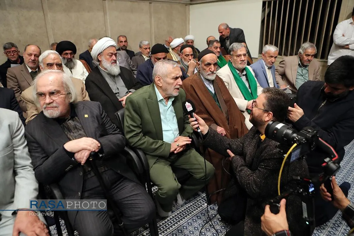 دیدار مداحان اهل&zwnj;بیت (علیهم&zwnj;السلام) با مقام معظم رهبری