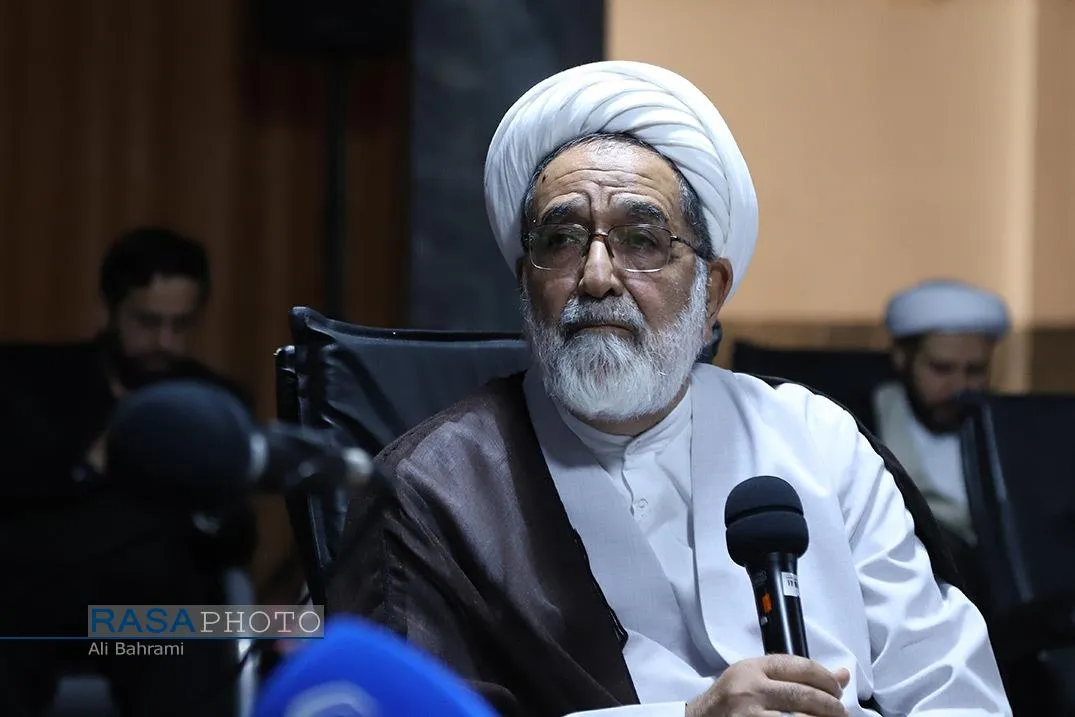 وحدت و حفظ جایگاه ولایت فقیه، دو بال اقتدار و ماندگاری انقلاب اسلامی است