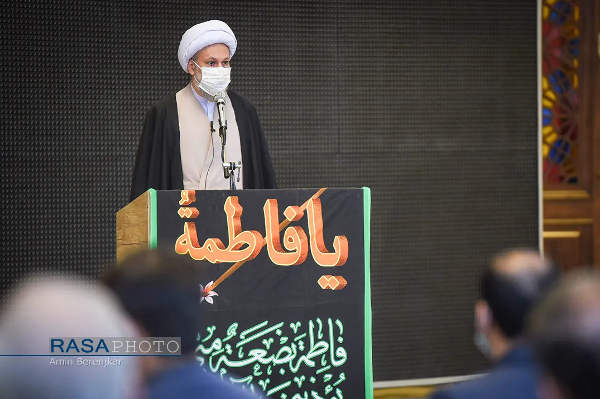 مراسم ارتحال آیت الله مصباح یزدی در حرم مطهر احمد بن موسی (ع) در شیراز&lrm;