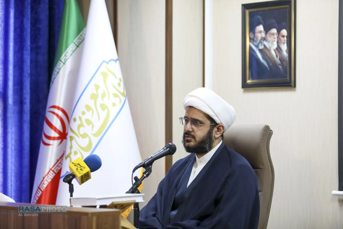 مراسم رونمایی از کتاب «امر به معروف و نهی از منکر» آیت‌الله حائری شیرازی