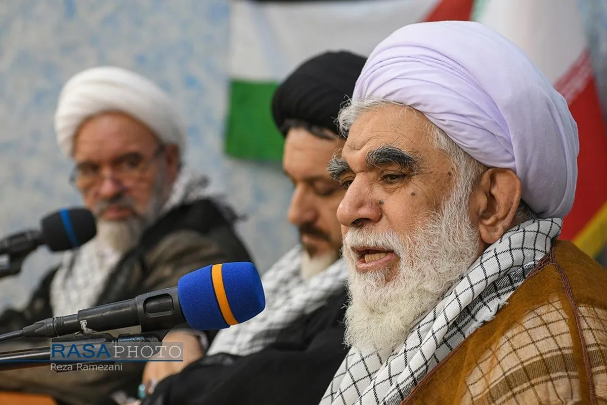 نشست ويژه نمايندگان طلاب و فضلای حوزه با موضوع فلسطين