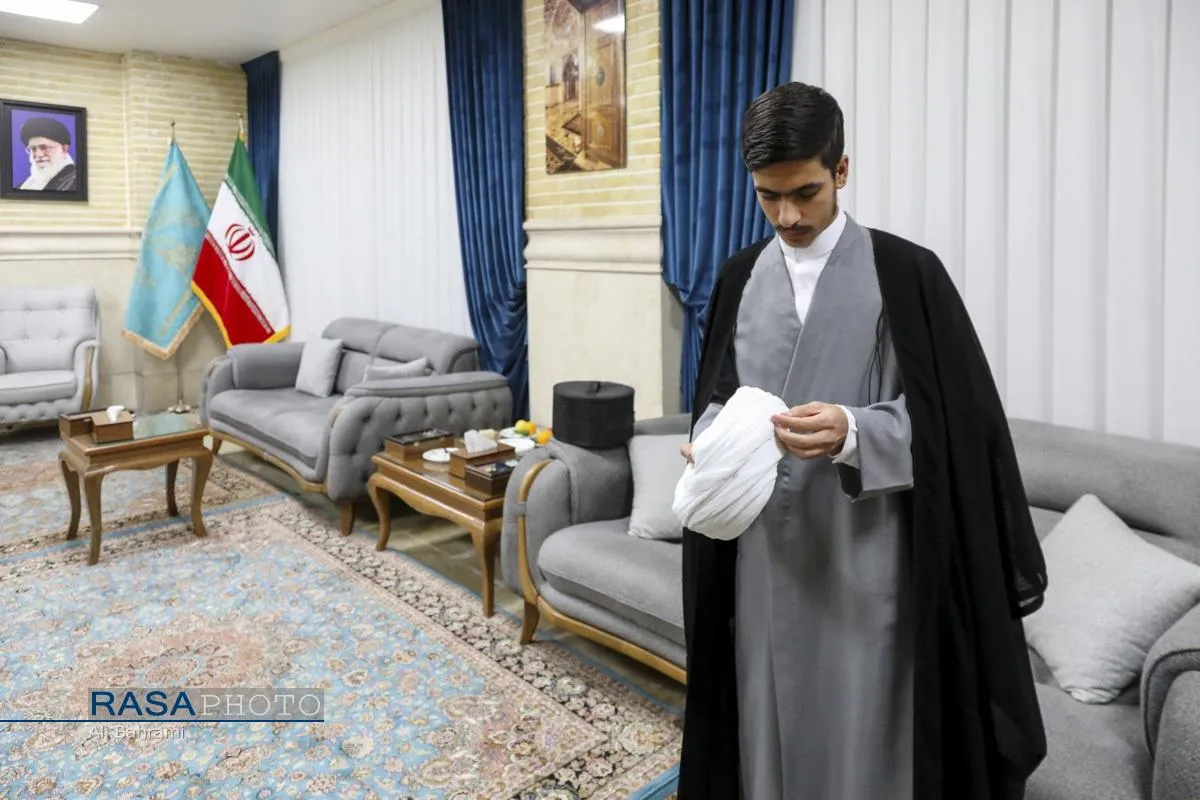 جشن عمامه&zwnj;گذاری طلاب حوزه علمیه حضرت ولی عصر (عج)