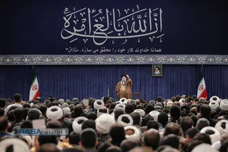 سخنرانی رهبر معظم انقلاب مردم درباره تحولات منطقه در دیدار هزاران نفر از اقشار مختلف