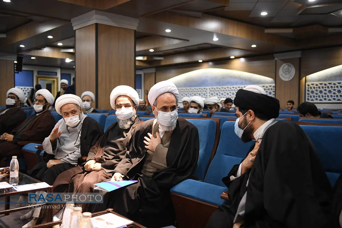 مراسم گرامیداشت هفته پژوهش و تجلیل از پژوهشگران برتر مرکز فقهی ائمه اطهار (ع)