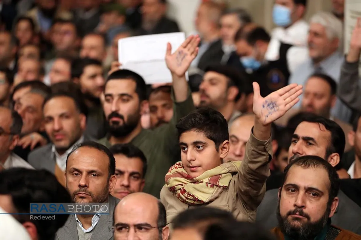 دیدار مداحان اهل&zwnj;بیت (علیهم&zwnj;السلام) با مقام معظم رهبری