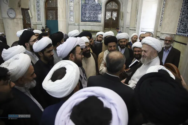 پیوند مِهر و علم؛ دیدار گرم آیت&zwnj;الله سبحانی با طلایه&zwnj;داران آینده حوزه