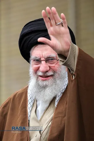 دیدار جمعی از خانواده&zwnj;های شهدای مدافع حرم و مقاومت در پنجمین سالگرد شهید سلیمانی با رهبر انقلاب