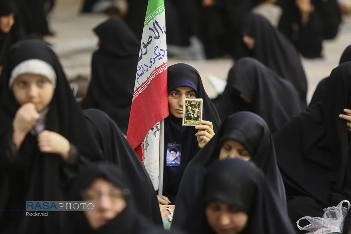 بزرگداشت رهبر شهید از سوی حضرت آیت&zwnj;الله سبحانی در حرم بانوی کرامت
