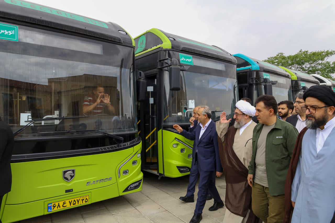 بهرهبرداری از ۲۵ اتوبوس برقی در تبریز با حضور امام جمعه تبریز+ تصاویر بهرهبرداری از ۲۵ اتوبوس برقی در تبریز با حضور امام جمعه تبریز+ تصاویر