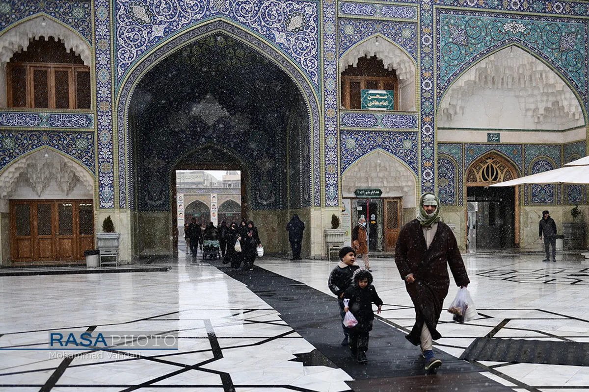 حال و هوای برفی حرم کریمه اهل بیت (ع)
