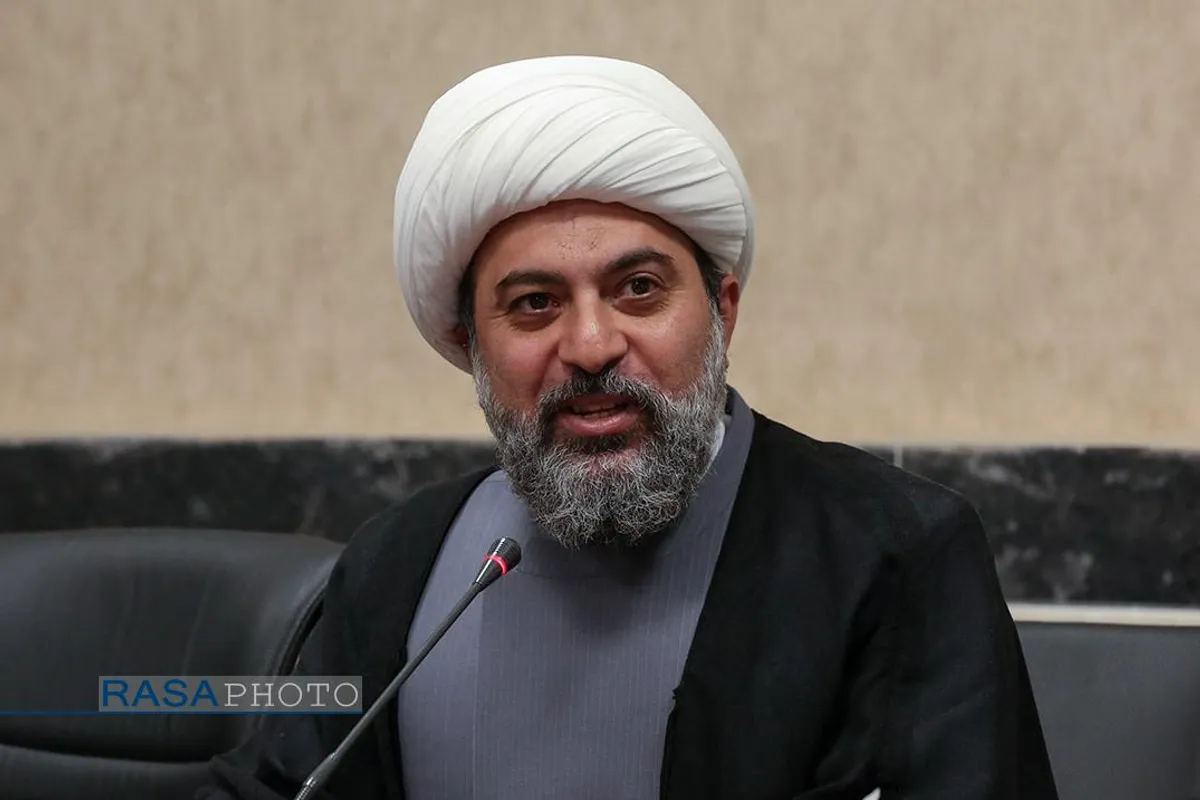رونمایی از کتاب "درسنامه اصول و روش مواجهه با مخالفان"
