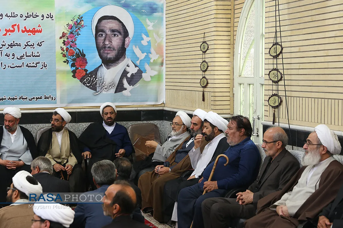 مراسم بزرگداشت روحانی شهید اکبر مهدی&zwnj;زاده در روستای طزرک&lrm; قزوین