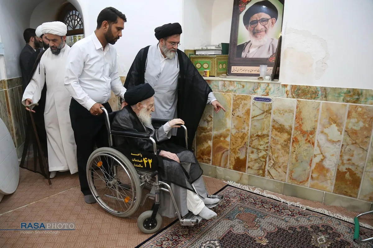 تشرف حضرت آیت الله شبیری زنجانی به حرم حضرت فاطمه معصومه (سلام&zwnj;الله&zwnj;علیها)