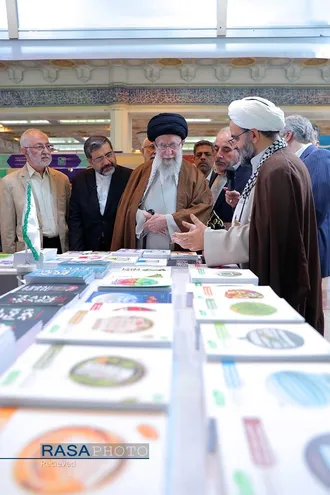 بازدید رهبر معظم انقلاب از سی و پنجمین نمایشگاه بین&zwnj;المللی کتاب تهران