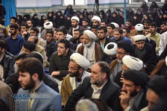 تمجع جمعی از طلاب استان فارس در محکومیت هتک حرمت مجتمع علوم قرآنی و مدرسه علمیه خاتم الانبیاء