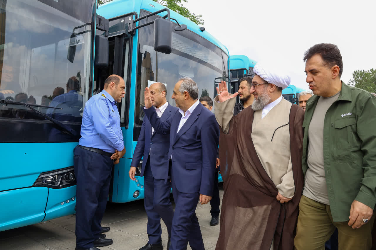 بهرهبرداری از ۲۵ اتوبوس برقی در تبریز با حضور امام جمعه تبریز+ تصاویر بهرهبرداری از ۲۵ اتوبوس برقی در تبریز با حضور امام جمعه تبریز+ تصاویر