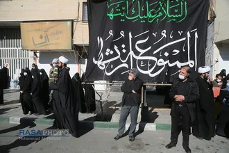 دسته عزادری روز شهادت حضرت زهرا (سلام&zwnj;الله&zwnj;علیها) با حضور حضرت آیت الله وحید خراسانی
