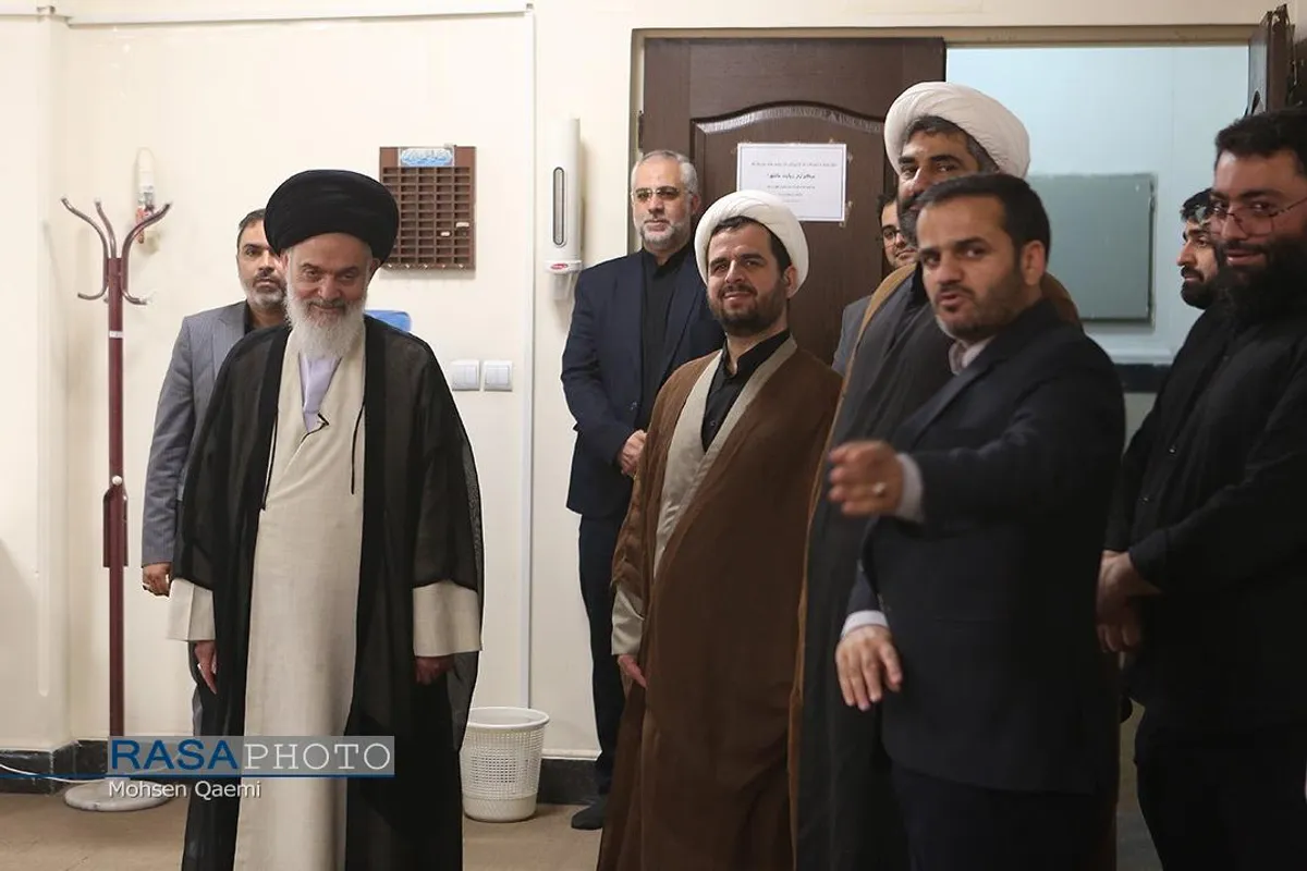 بازدید آیت الله حسینی بوشهری از خبرگزاری رسا