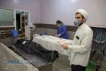 فعالیت جهادی طلاب در غسالخانه بهشت زهرا (س) تهران