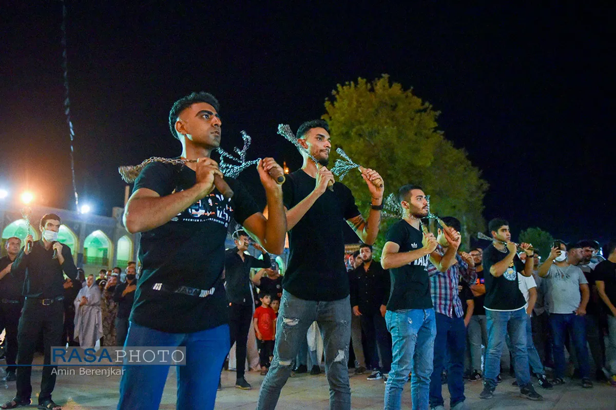 عزاداری شب چهارم محرم در حرم حضرت شاهچراغ (ع) &lrm;&lrm;