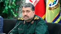 تصاویر حضور رهبر انقلاب میان مردم و جلسات با فرماندهان منتشر می‌شود