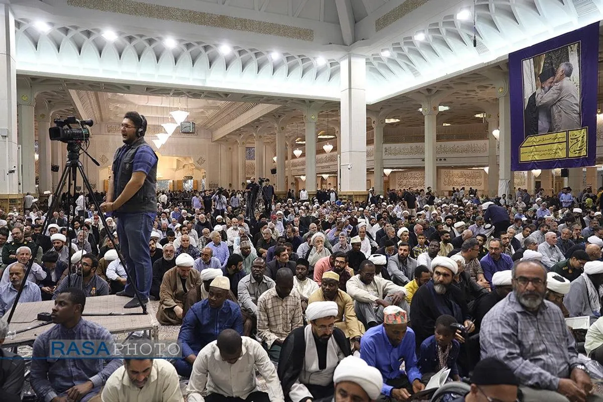 مراسم ترحیم مادر مکرمه سیدحسن نصرالله در حرم حضرت معصومه (سلام&zwnj;الله&zwnj;علیها)