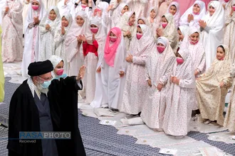 مراسم جشن تکلیف دختران دانش&zwnj;آموز با حضور مقام معظم رهبری