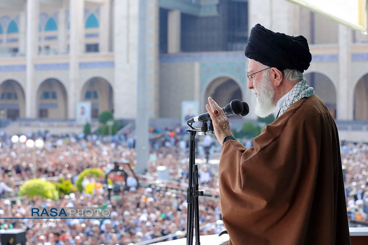 اقامه نماز عید فطر به امامت مقام معظم رهبری
