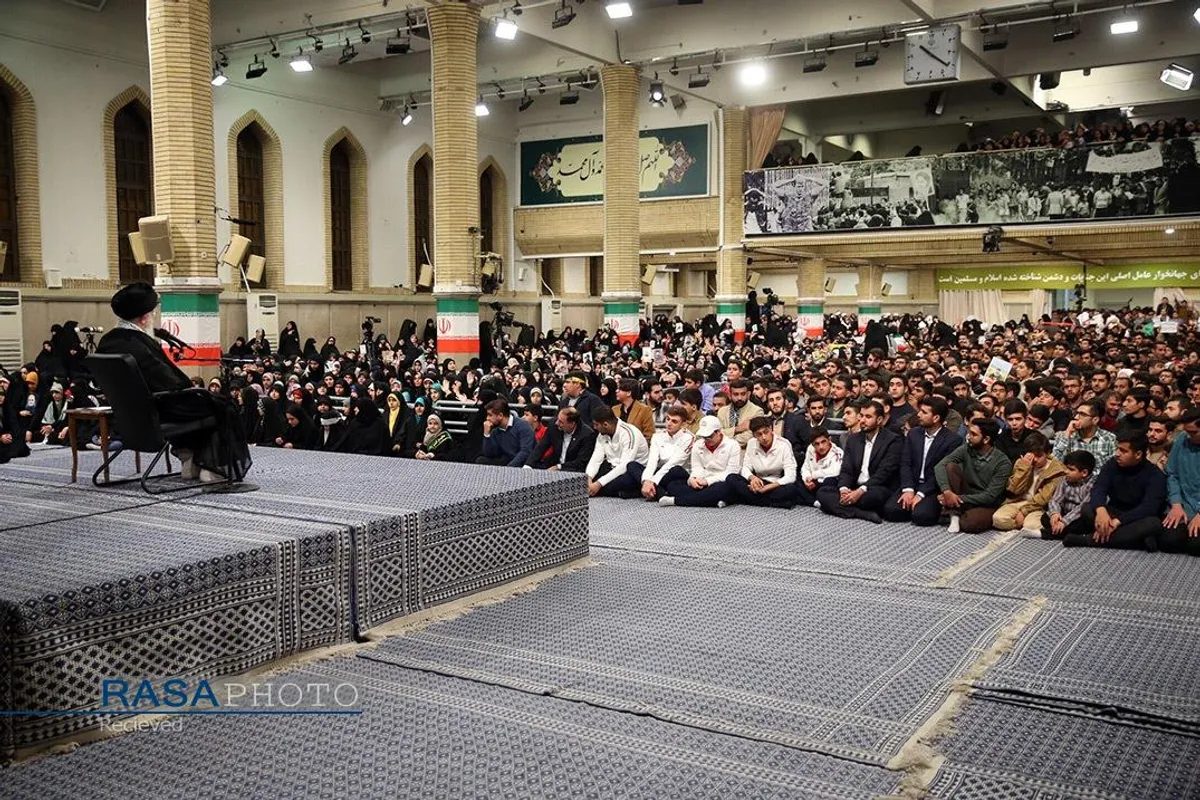 دیدار دانش&zwnj;آموزان و دانشجویان با رهبر انقلاب به&zwnj;مناسبت سالروز ۱۳ آبان