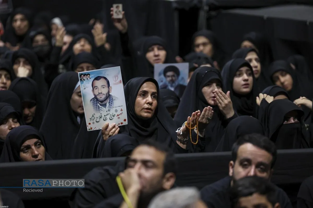 اولین شب مراسم عزاداری ماه محرم در جوار محل عروج ملکوتی امام شهید انقلاب