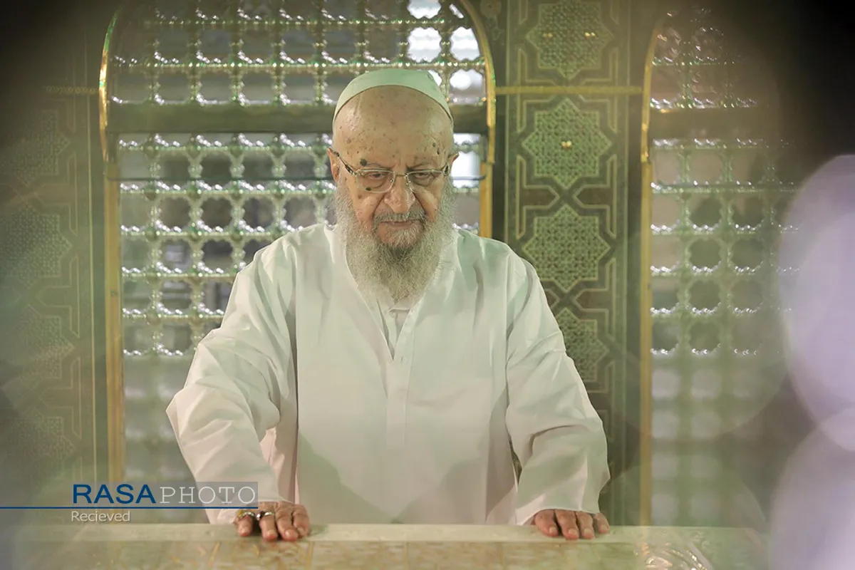 آئین غبارروبی ضریح مطهر حضرت امام رضا (علیه السلام) با حضور مراجع