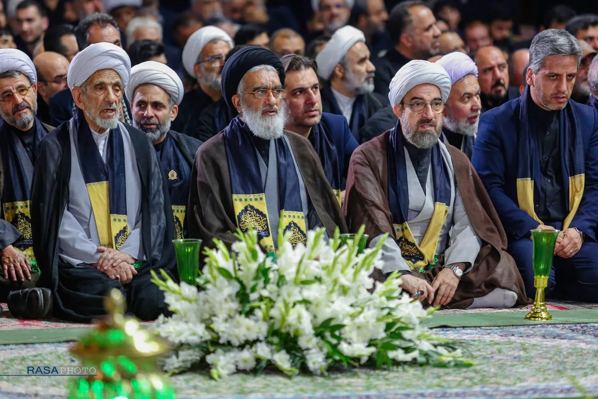 آیین شمعدان&zwnj; در شام رحلت بانوی کرامت (س)