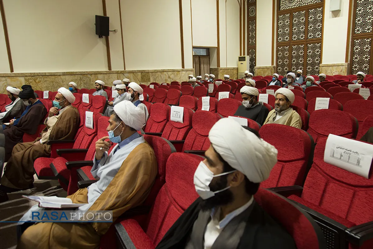 نشست مهارت افزایی شیوه&zwnj;های مدیریت در مدارس علمیه با حضور حجت الاسلام عالم زاده نوری معاون تهذیب حوزه علمیه