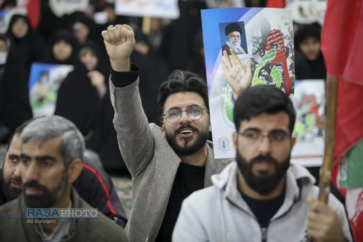 اجتماع حماسی مردم انقلابی قم در یوم الله نهم دی