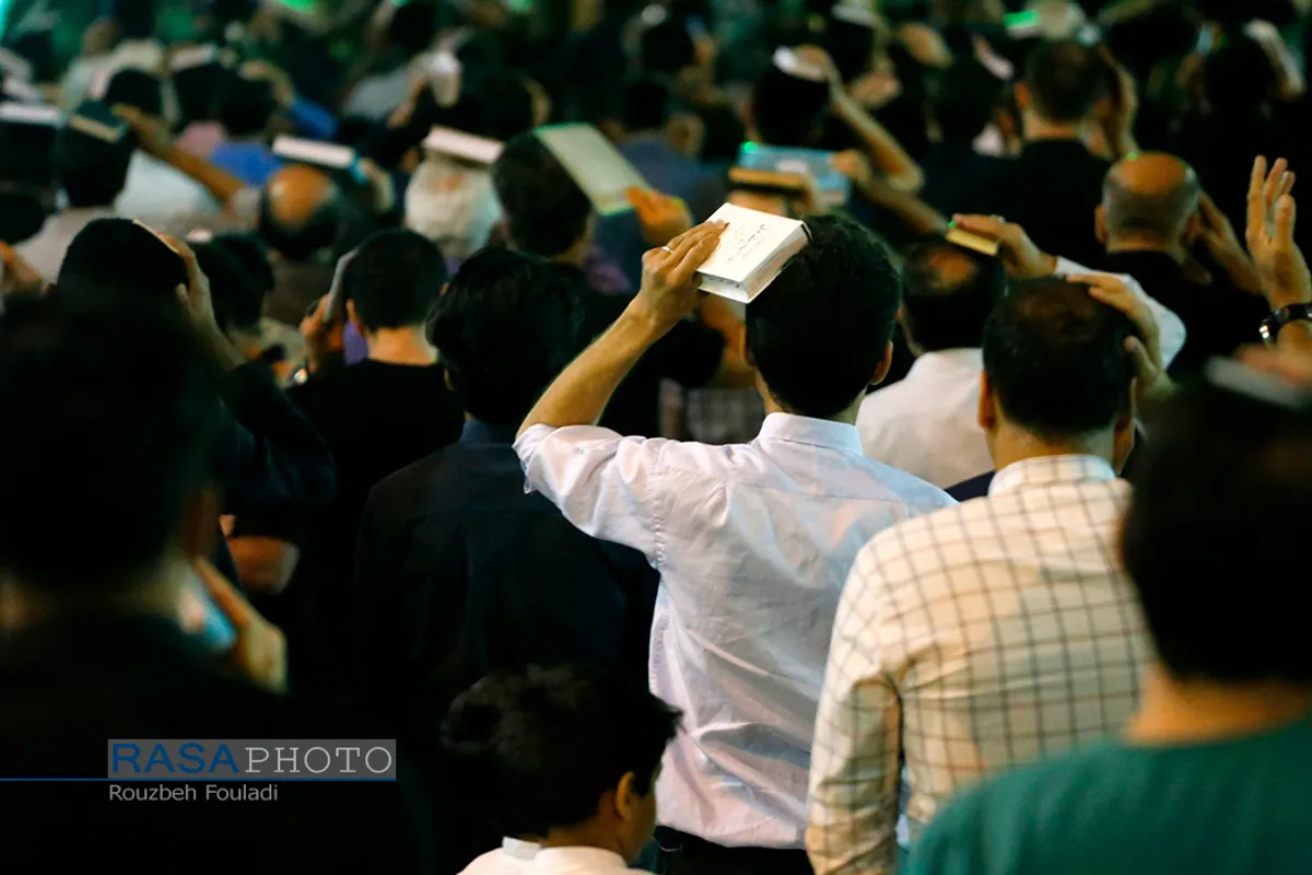 مراسم احیاء شب نوزدهم ماه مبارک رمضان در حرم امامزاده صالح تهران