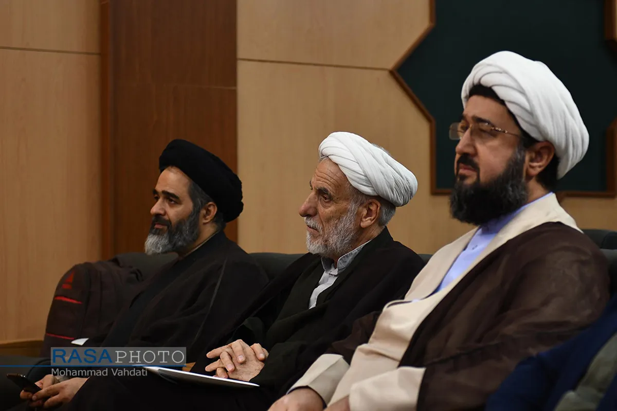 چهارمین همایش کتاب سال حکومت اسلامی
چهارمین همایش کتاب سال حکومت اسلامی