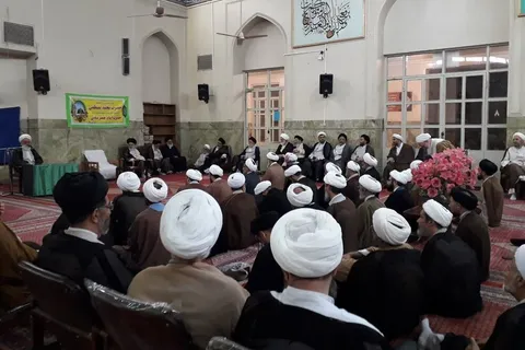 تجمع اساتید مدرسه آیت الله گلپایگانی در حمایت از رهبر انقلاب