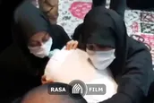 وداع جانسوز مادر شهید سلمانیان با فرزندش
