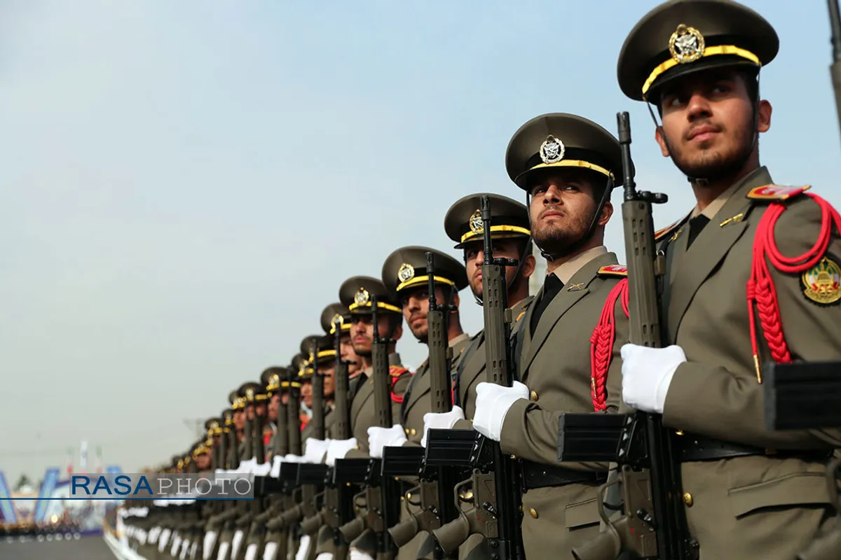 مراسم دانش&zwnj;آموختگی دانشجویان دانشگاههای افسری ارتش در دانشگاه خاتم&zwnj;الانبیاء(ص) با حضور رهبر انقلاب