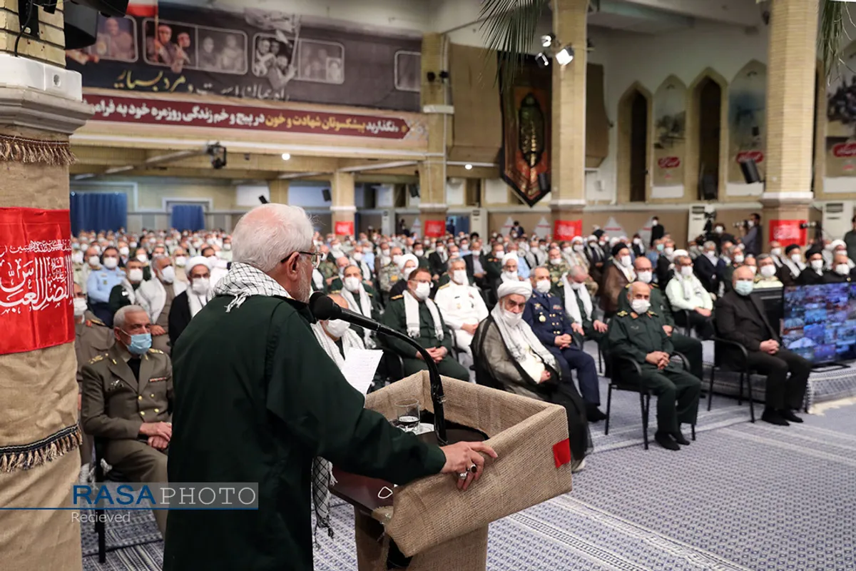 دیدار جمعی از پیشکسوتان و فرماندهان دفاع مقدس با فرمانده کل قوا