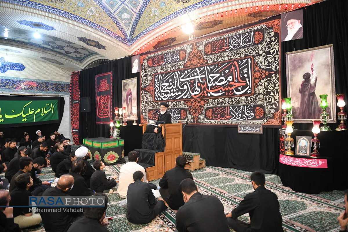 مراسم عزاداری شب هفتم محرم و وداع با پیکر طلبه شهید مدافع حرم در هیئت ثارالله قم