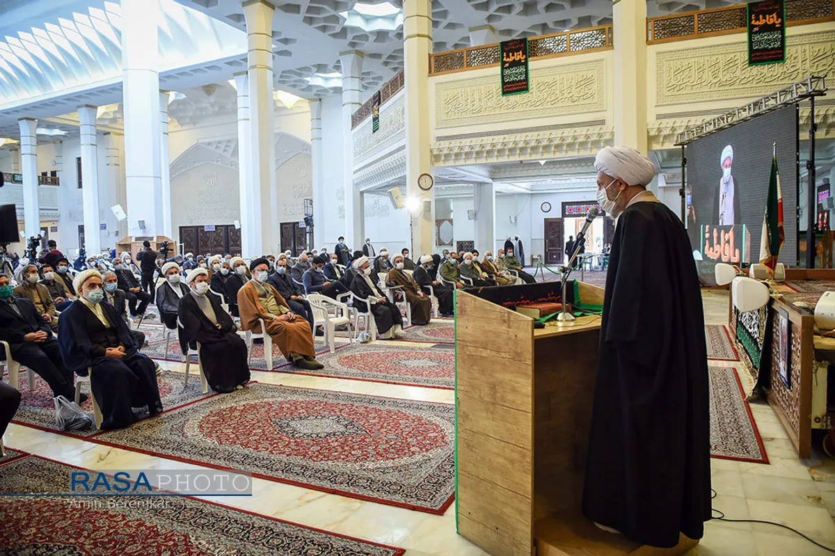 مراسم ارتحال آیت الله مصباح یزدی در حرم مطهر احمد بن موسی (ع) در شیراز&lrm;