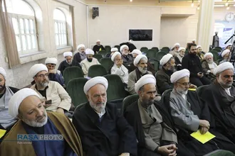 نشست دبیر شورای عالی حوزه&zwnj; با نمایندگان طلاب و فضلای حوزه علمیه قم