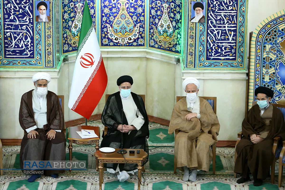 دیدار جمعی از علما و شخصیت&zwnj;های حوزوی با رئیس جمهور