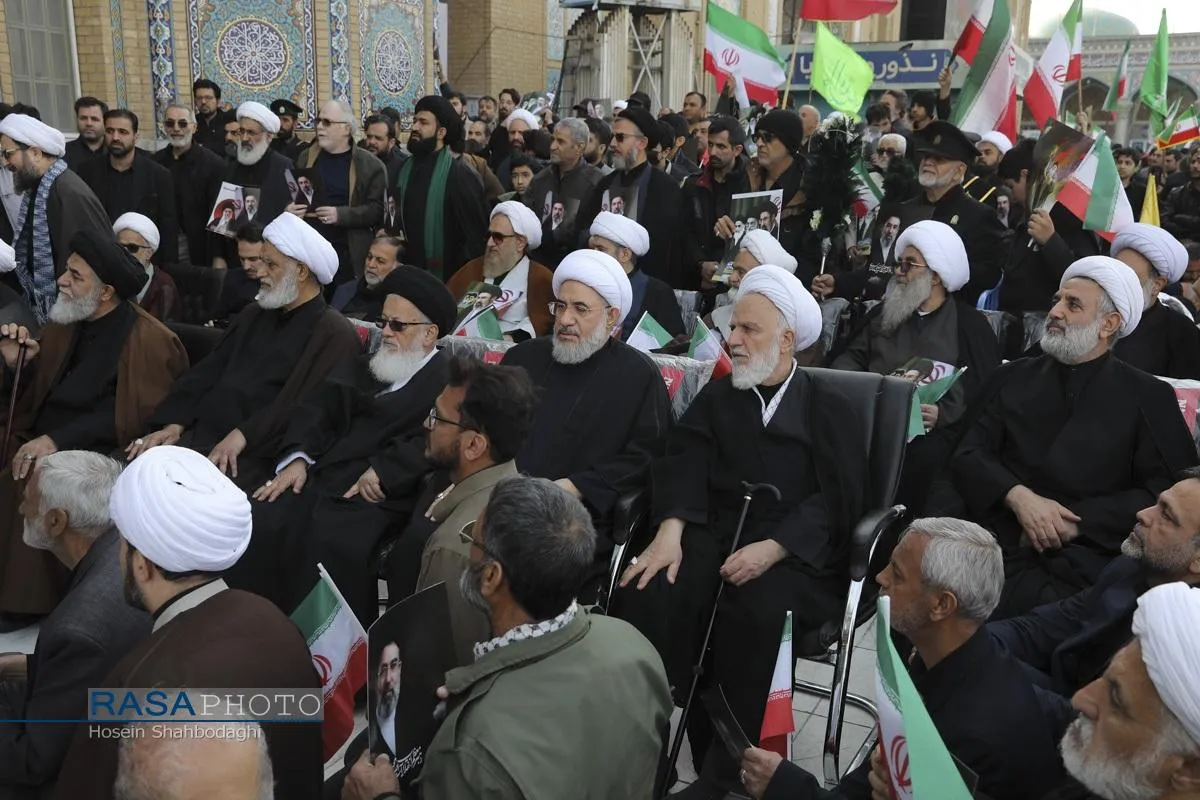 بیعت مردم قم با سومین رهبر معظم انقلاب اسلامی